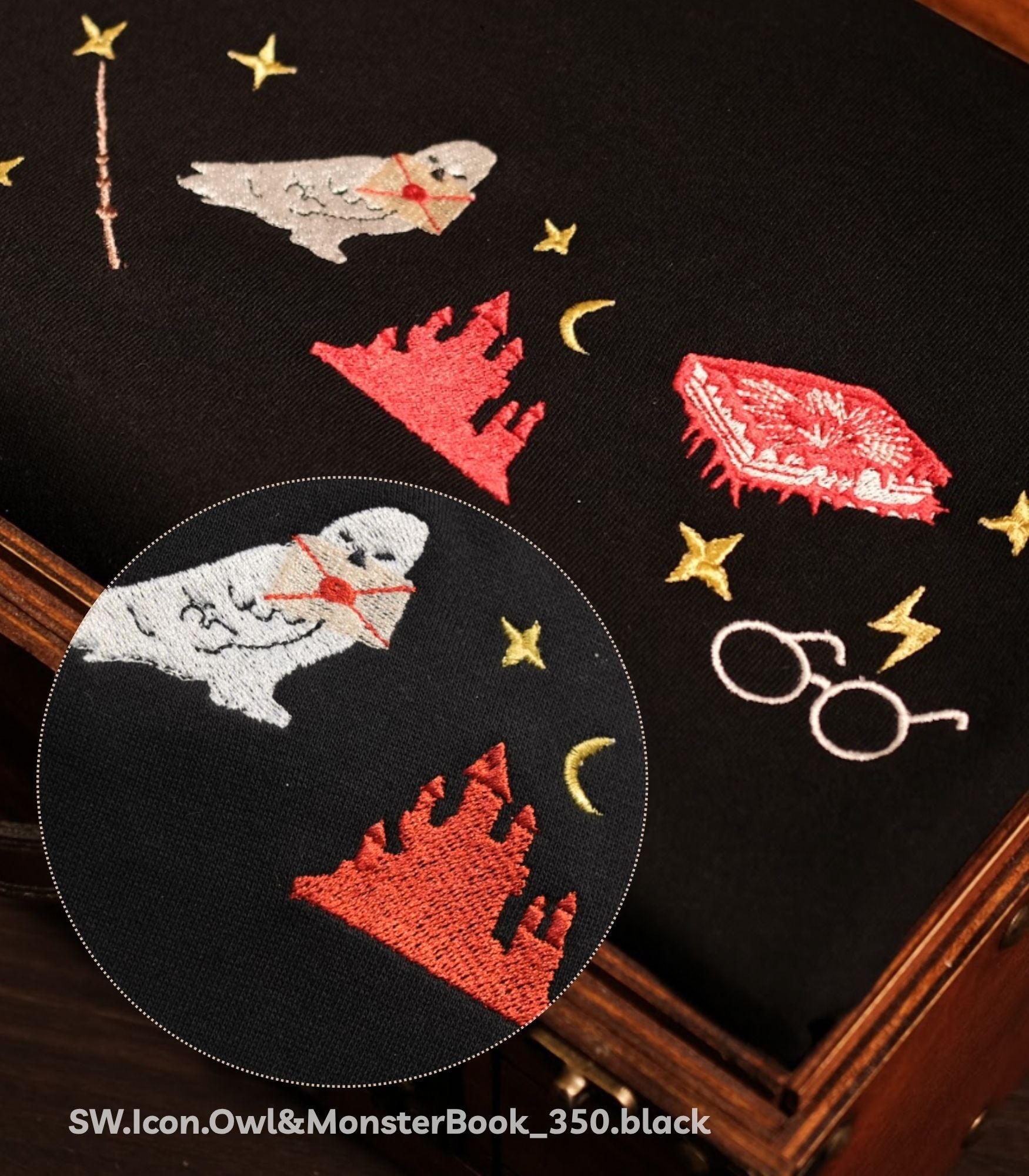 Magic Gift Set – Lion House 8 pieces (Gray sweater + Wand + Glass Pumpkin + Spell Book + Mini Bag)