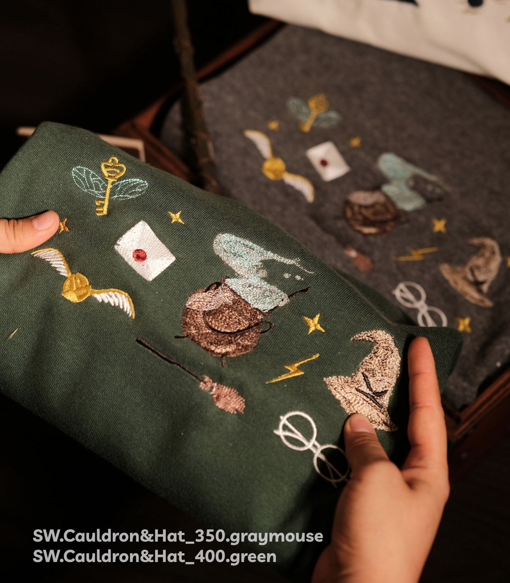 Magic Gift Set – Cauldron &amp; Hat 11 pieces (Teal blue sweater + Wand + Large pencil bag, 2 Spell books, Small Sly bag)