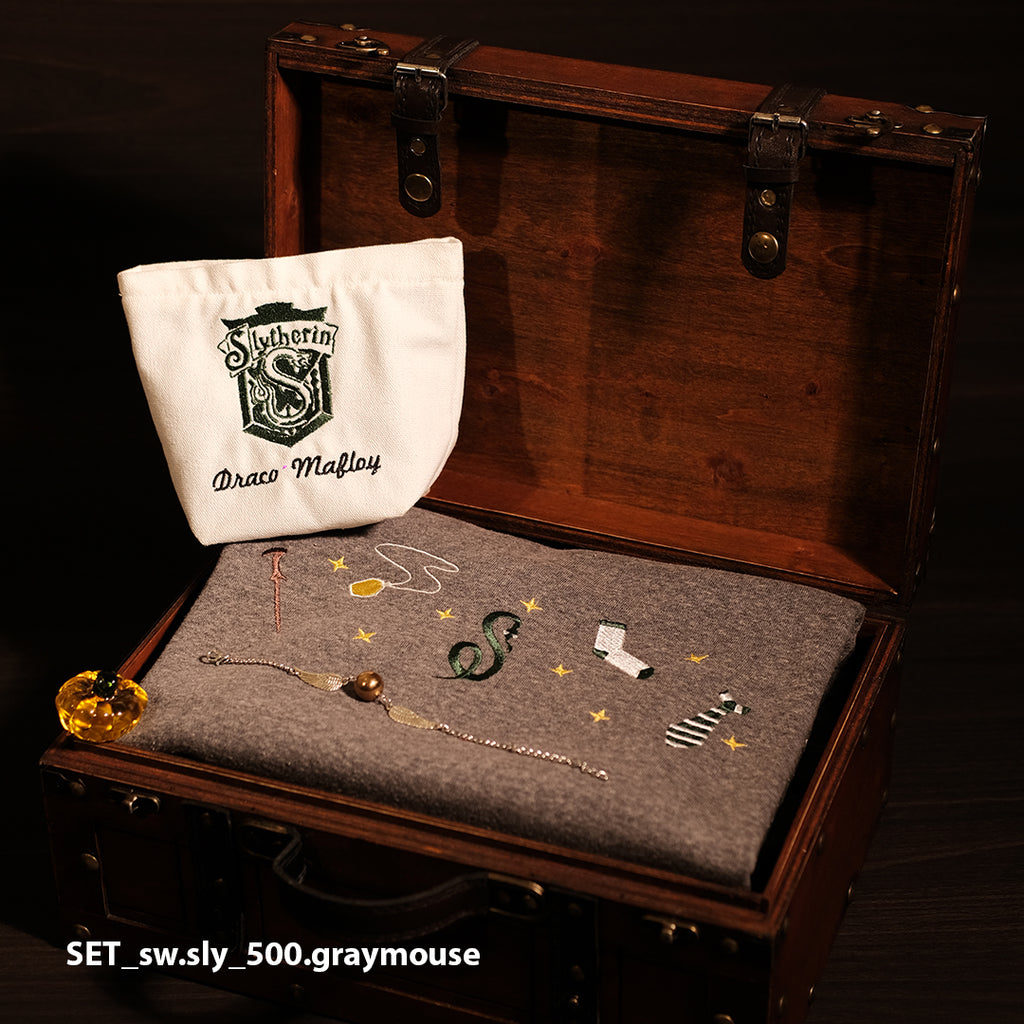 Magic Gift Set – Snake House Sweater 4 pieces (Gray mouse sweater, Pencil bag, Magic Pumpkin)