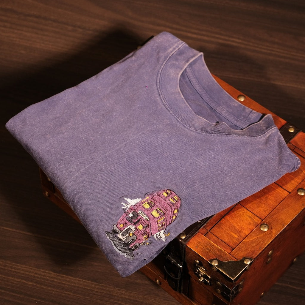 Knight Bus T-shirt - Purple 100% tie-dyed cotton