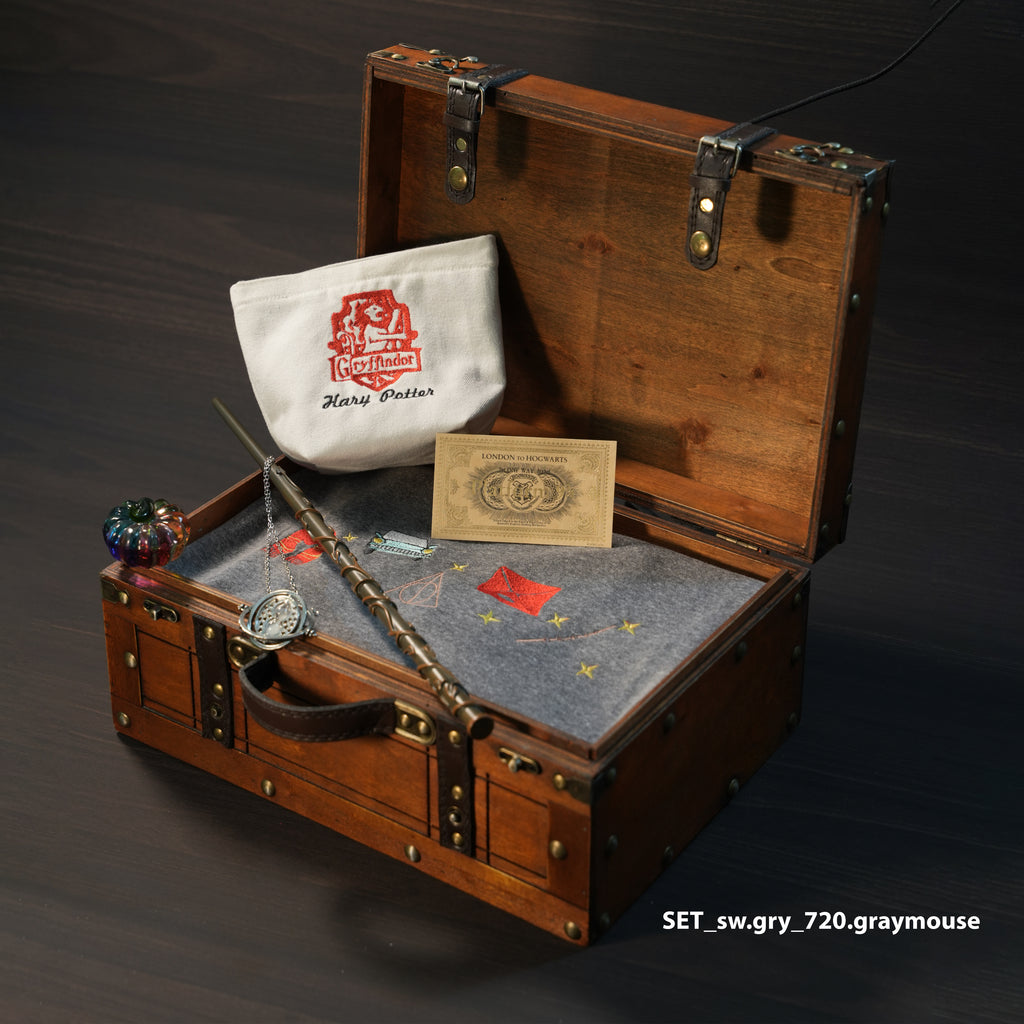 Magic Gift Set – Lion House Sweater 6 Pieces (Gray Sweater + Wand + Glass Pumpkin + Mini Bag)