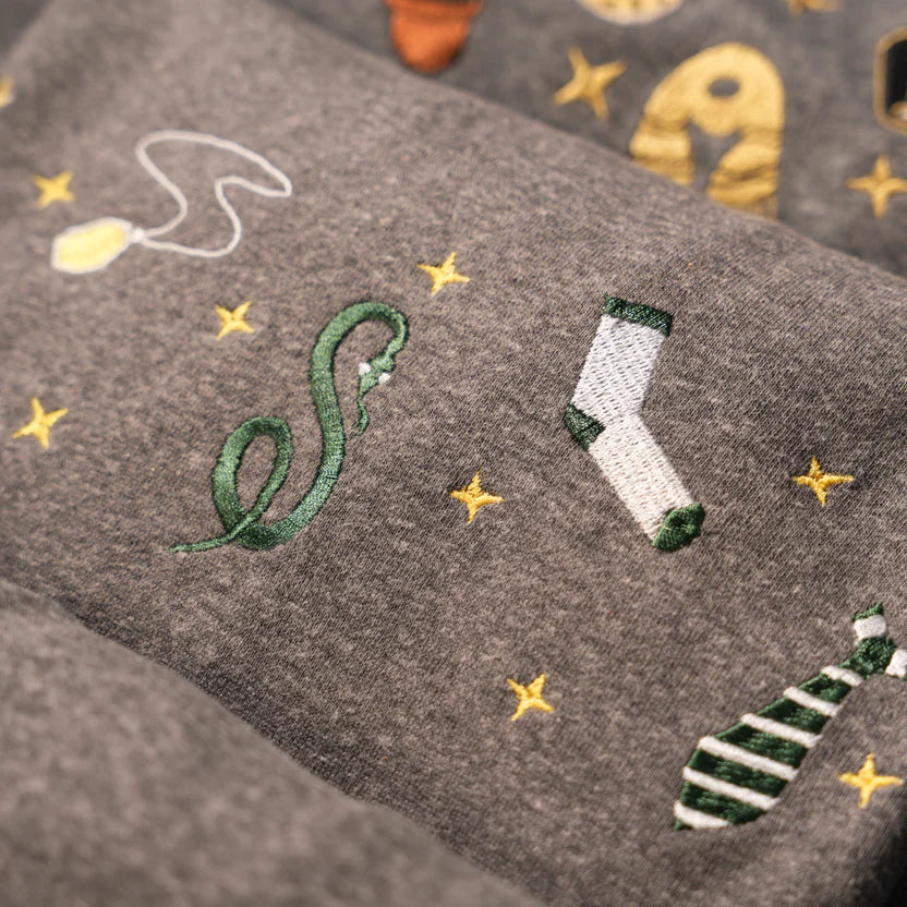 Magic Gift Set – Snake House Sweater 6 Pieces (Gray Sweater + Wand + Glass Pumpkin + Mini Bag)