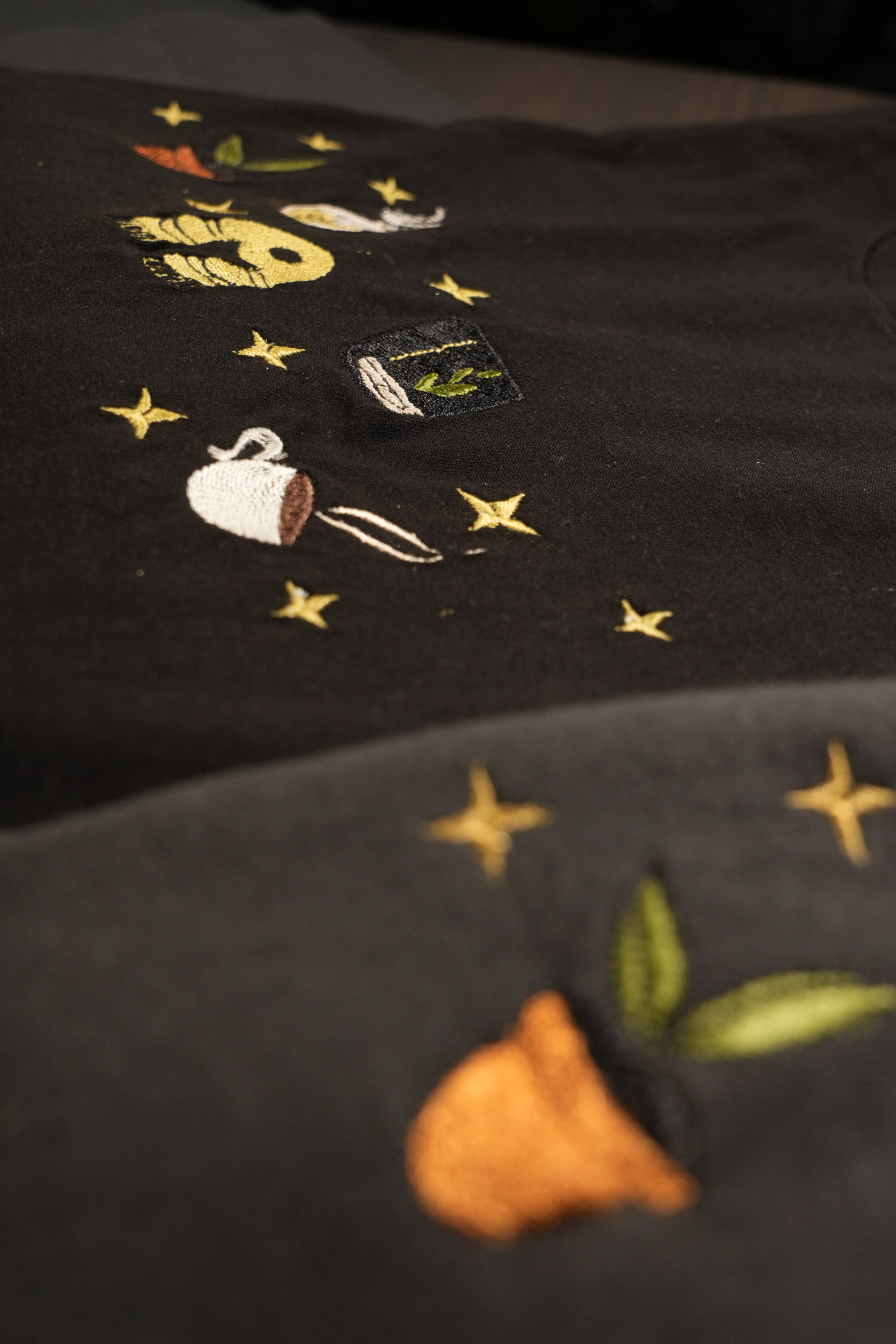 Magic Gift Set – Sweater Badger House 3-Piece (Black Sweater + Wand)