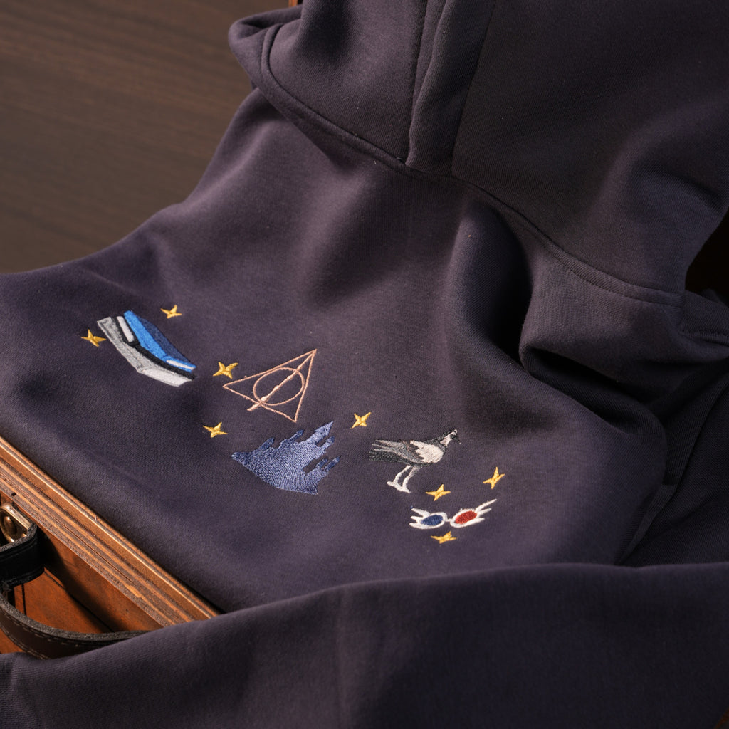 Magic Gift Set – Eagle House 6 Pieces (Navy Hoodie + Wand + Glass Pumpkin + Mini Bag)