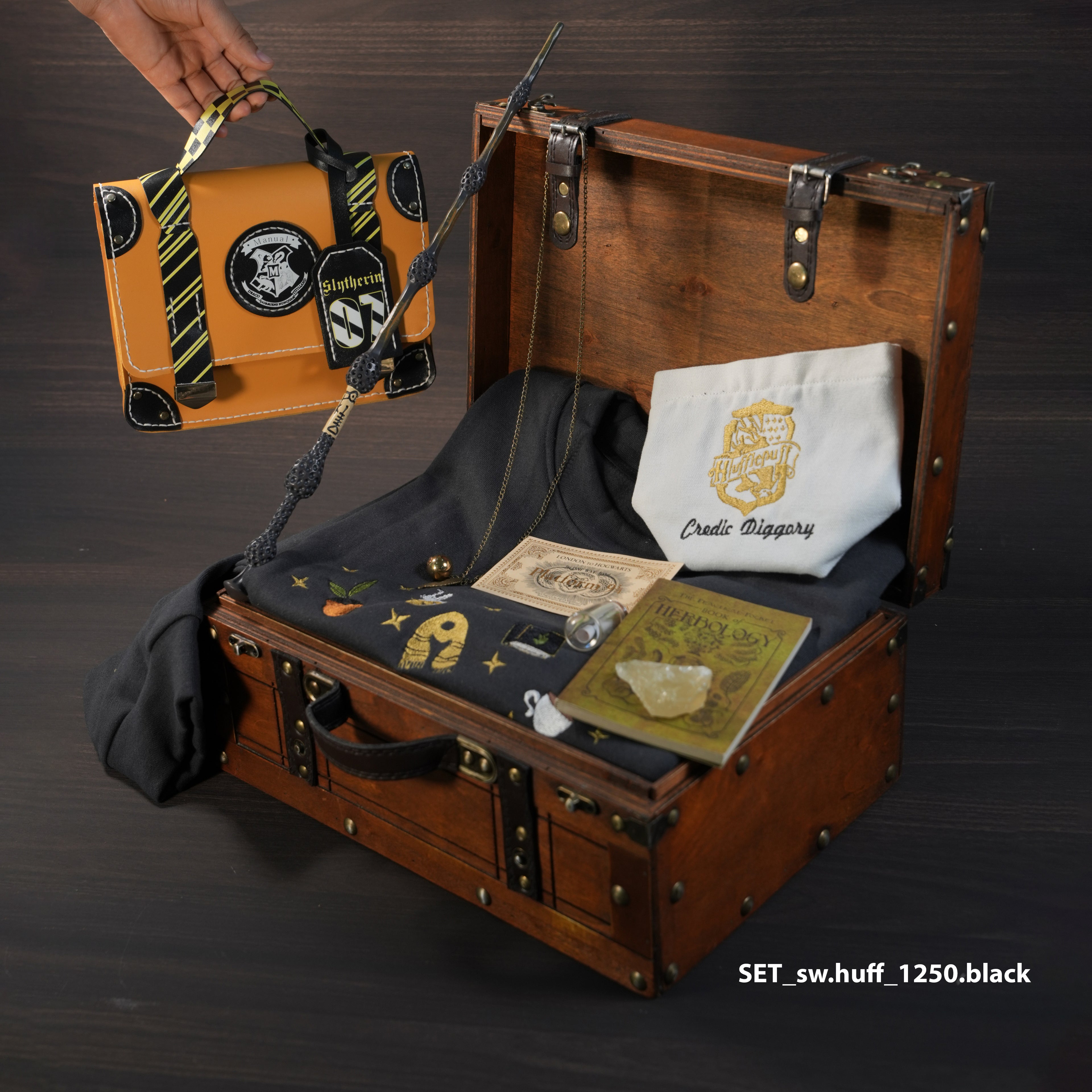 Magic Gift Set – 10-Piece Midcentury Sweater (Black Sweater + Wand + Glass Pumpkin + Mini Bag + Spell Book + Handbag)