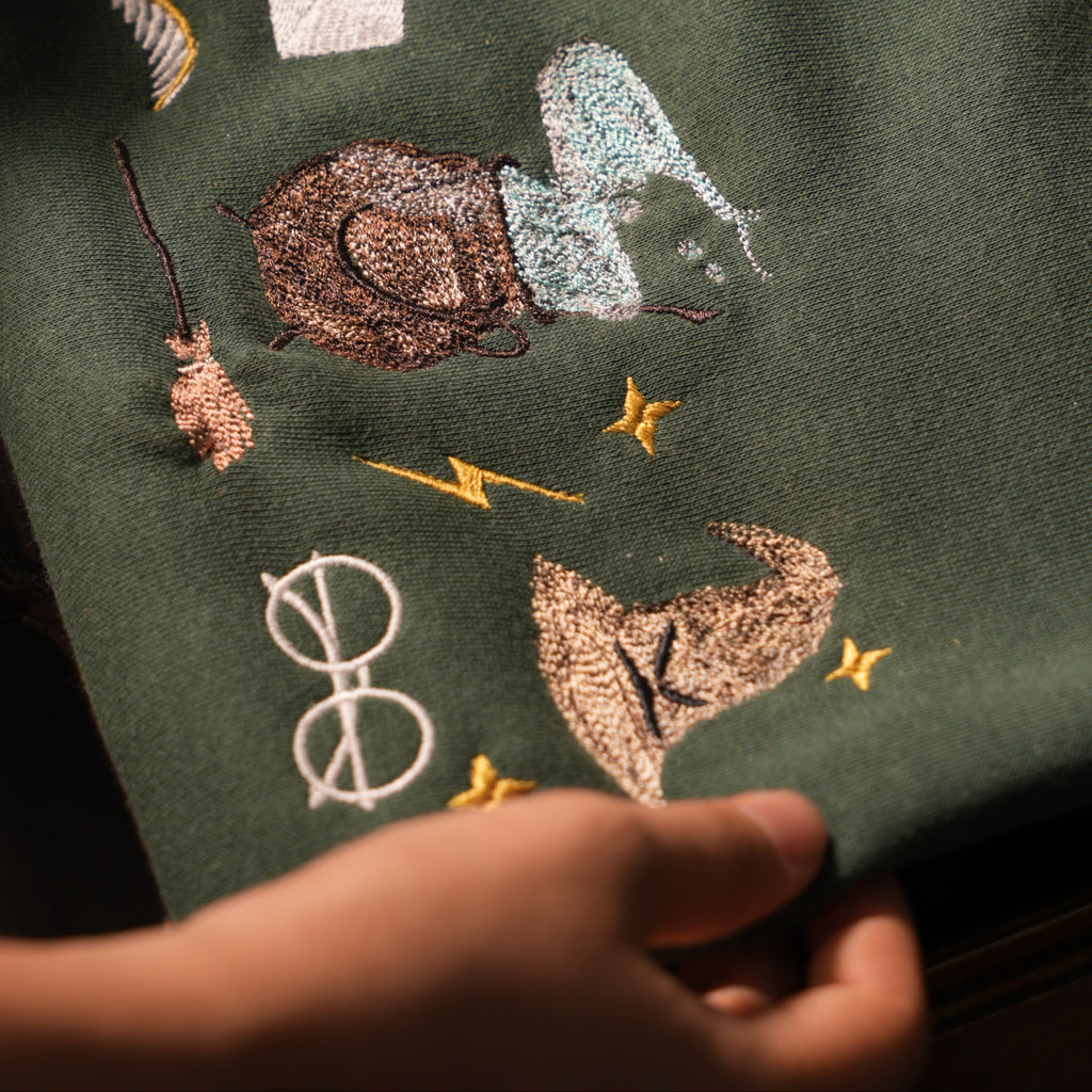 Magic Gift Set – Cauldron &amp; Hat 5 Piece (Teal Sweater, Wand, Large Pencil Bag)