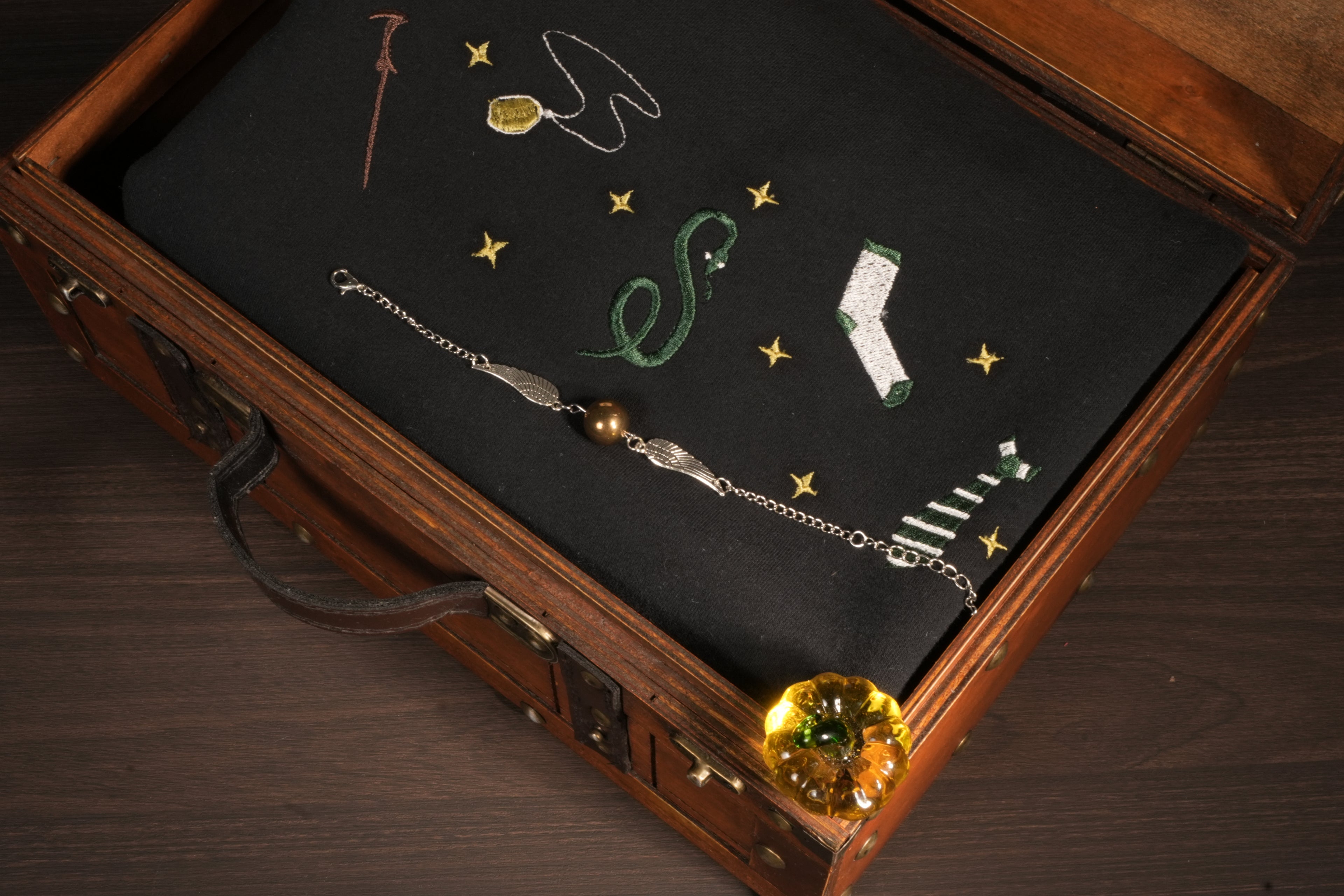 Magic Gift Set – Snake House 4 Pieces (Black Sweater, Pencil Bag, Magic Pumpkin)