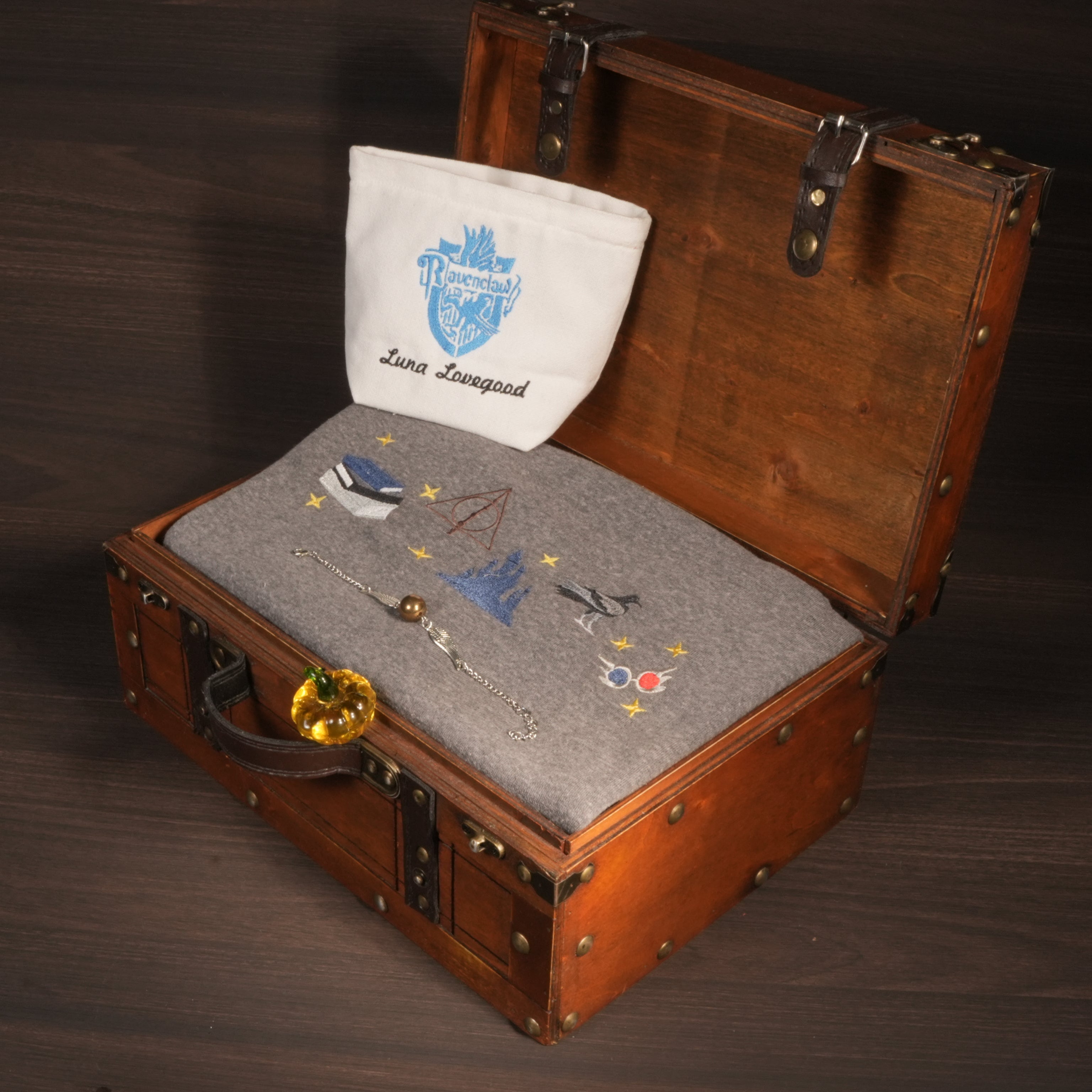 Magic Gift Set – 4-piece Bird House (Gray Sweater + Pencil Bag + Magic Pumpkin)