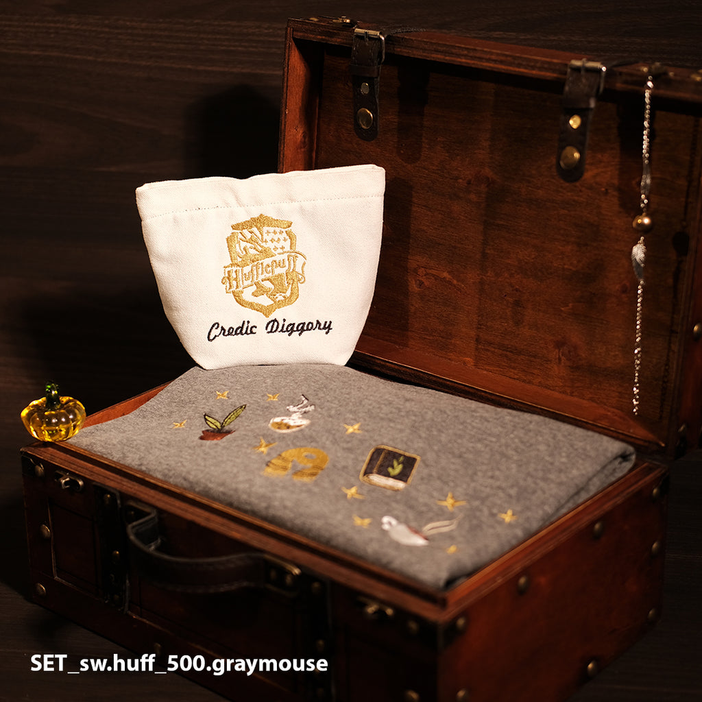 Magic Gift Set – Badger House Sweater 4 pieces (Gray mouse sweater, Pencil bag, Magic secret)