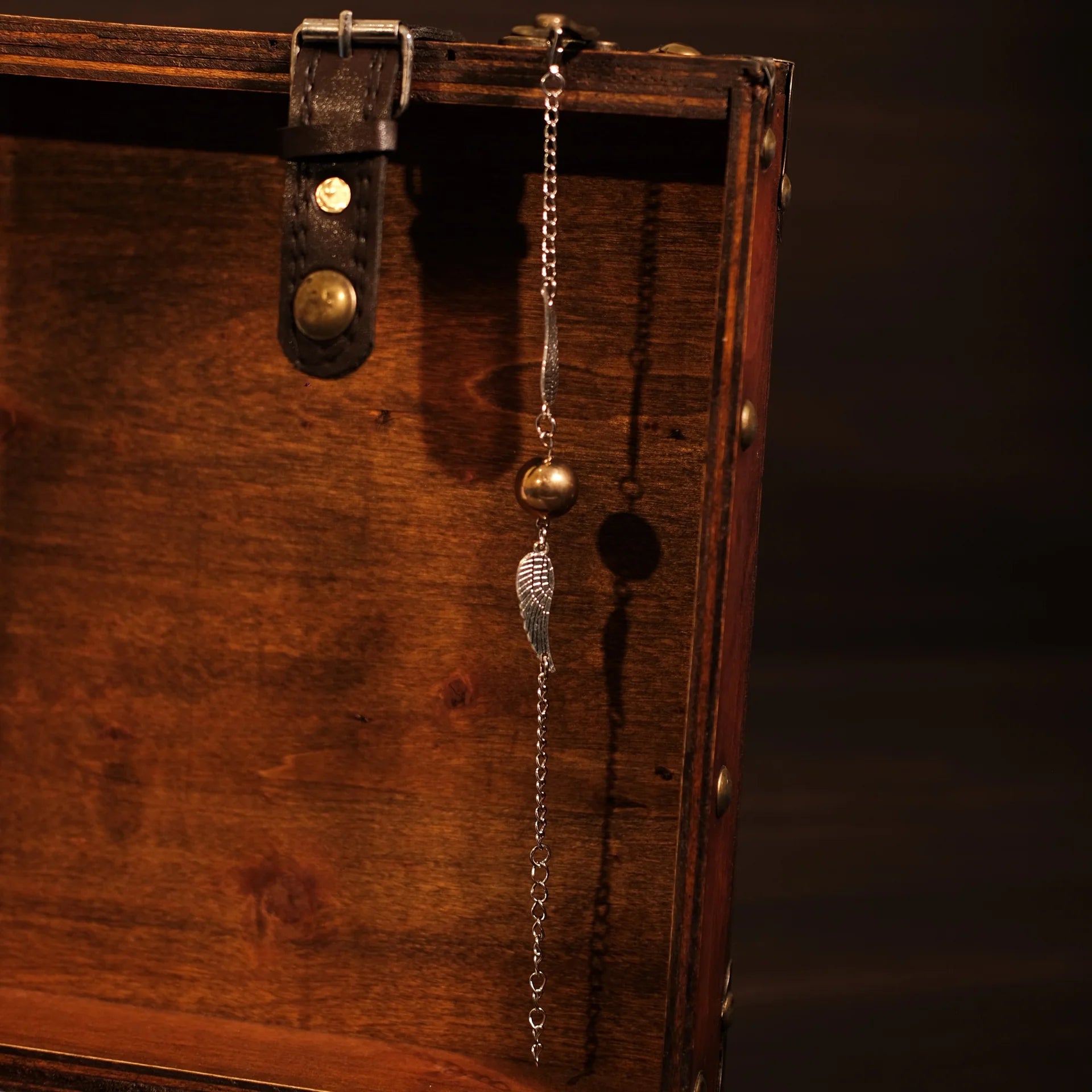 Magic Gift Set – Lion House Sweater 3 Pieces (Black Sweater + Wand)