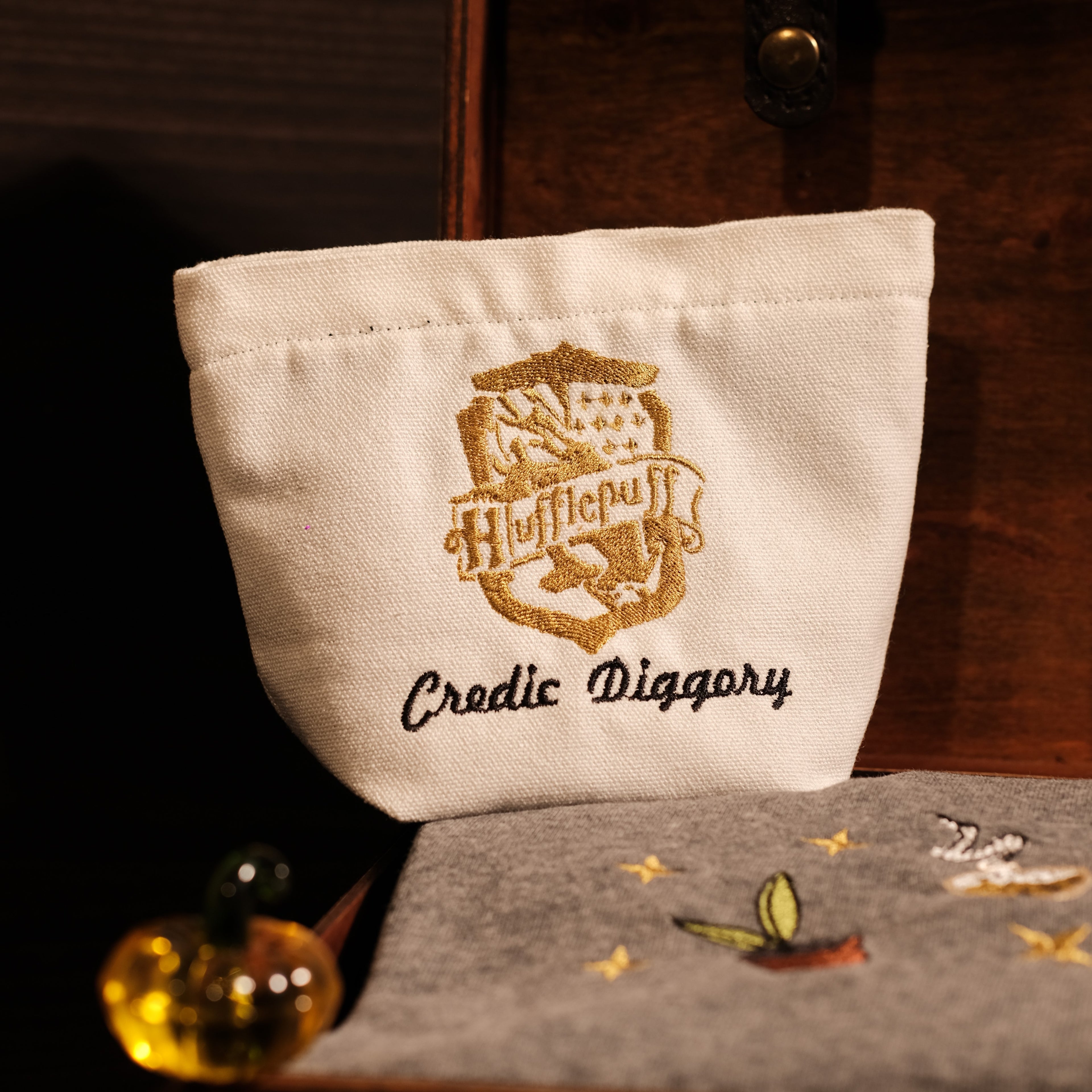 Magic Gift Set – Badger House Sweater 4 pieces (Gray mouse sweater, Pencil bag, Magic secret)