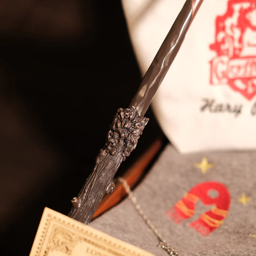 Magic Gift Set – Lion House Sweater 3 Pieces (Black Sweater + Wand)