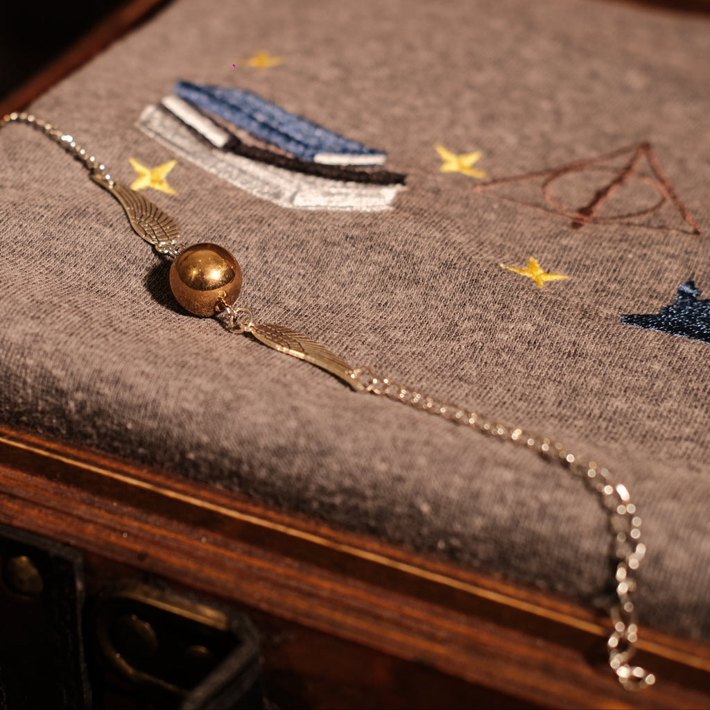 Magic Gift Set – 3-Piece Bird House (Gray Sweater + Wand)