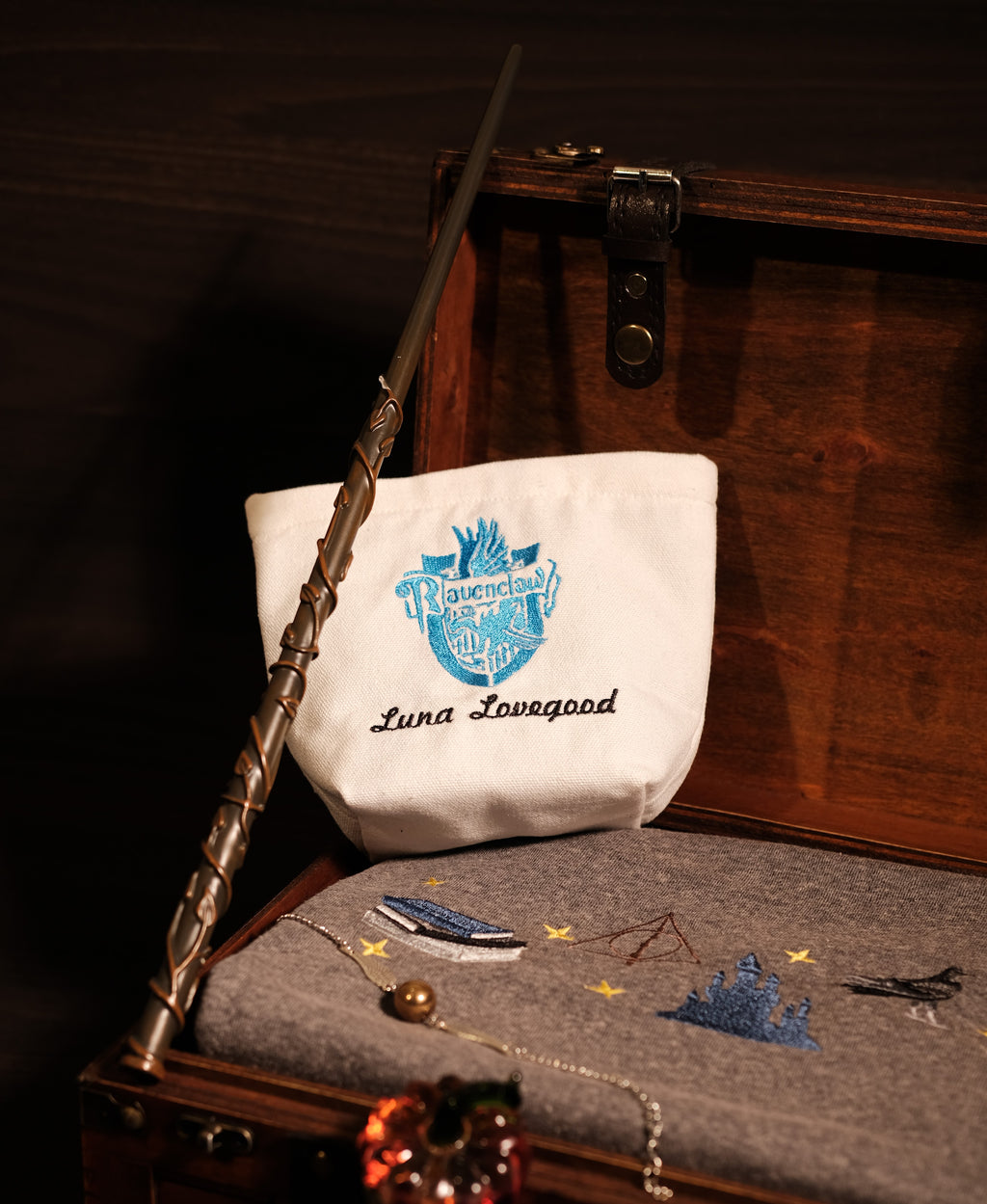 Magic Gift Set – Bird House 6 Pieces (Gray Sweater + Wand + Glass Pumpkin + Mini Bag)