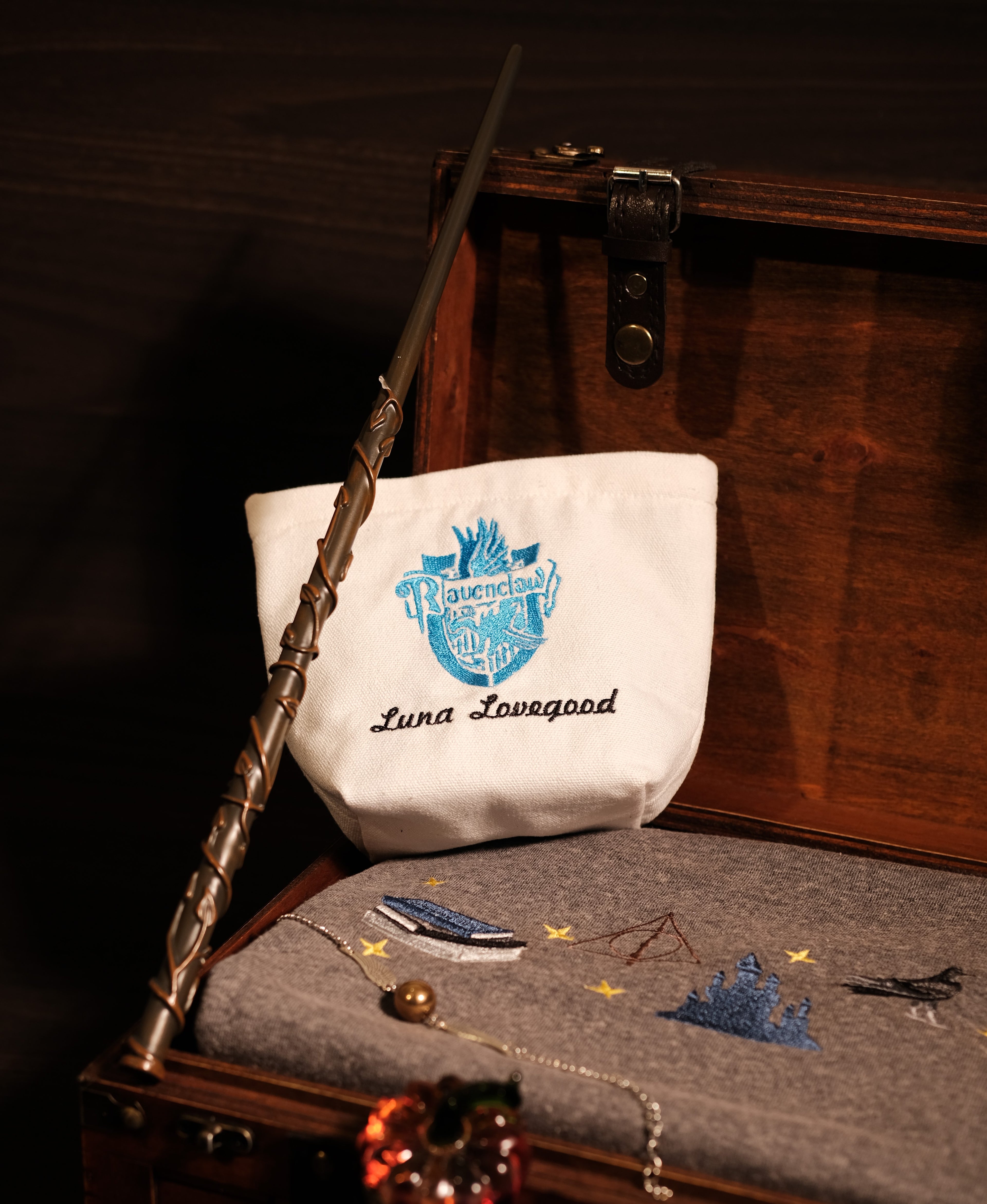 Magic Gift Set – Bird House 6 Pieces (Gray Sweater + Wand + Glass Pumpkin + Mini Bag)