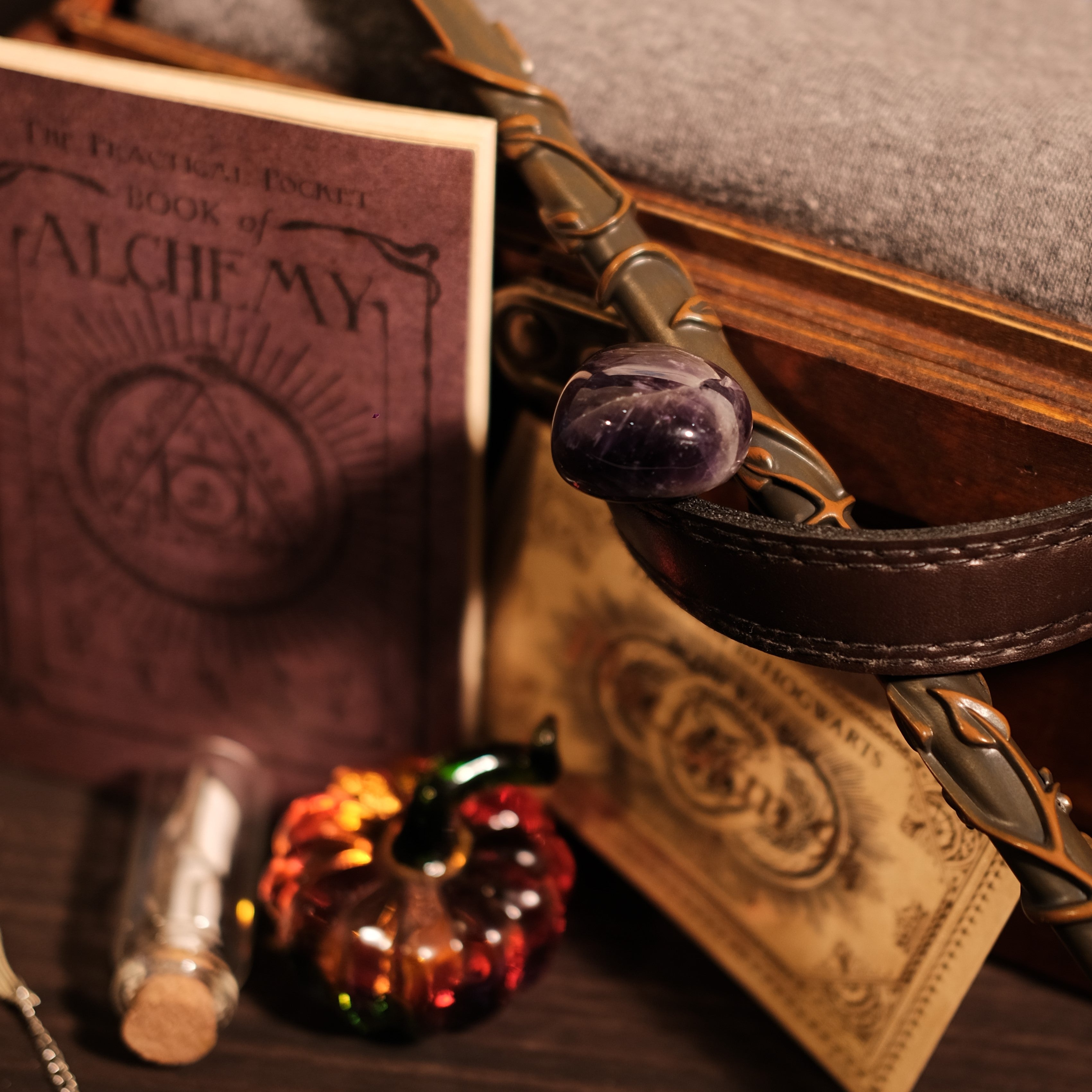 Magic Gift Set – Bird House 10 pieces (Gray Sweater + Wand + Glass Pumpkin + Mini Bag + Handbag + Spell Book))