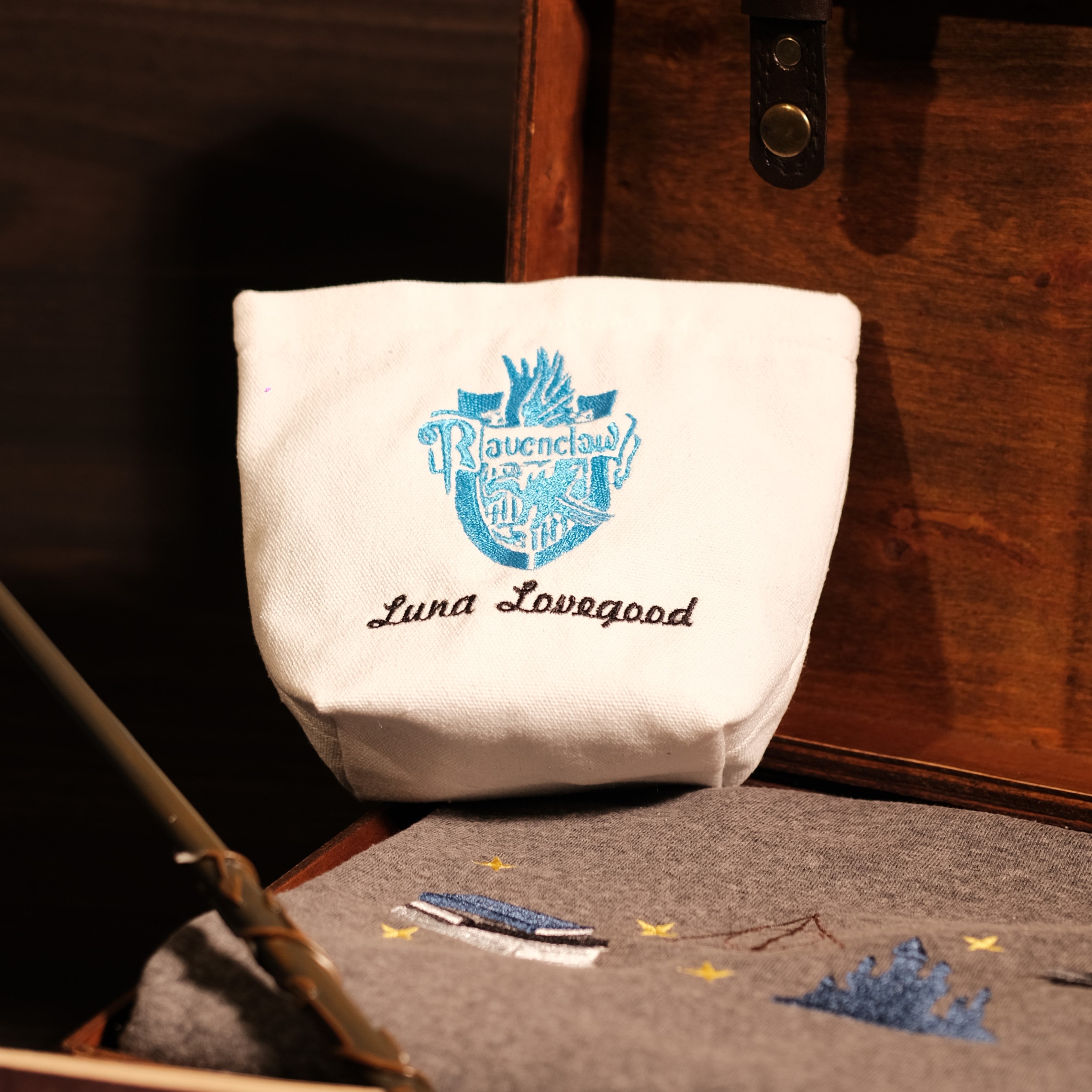 Magic Gift Set – Bird House 8 Pieces (Gray Sweater + Wand + Glass Pumpkin + Mini Bag + Spell Book)