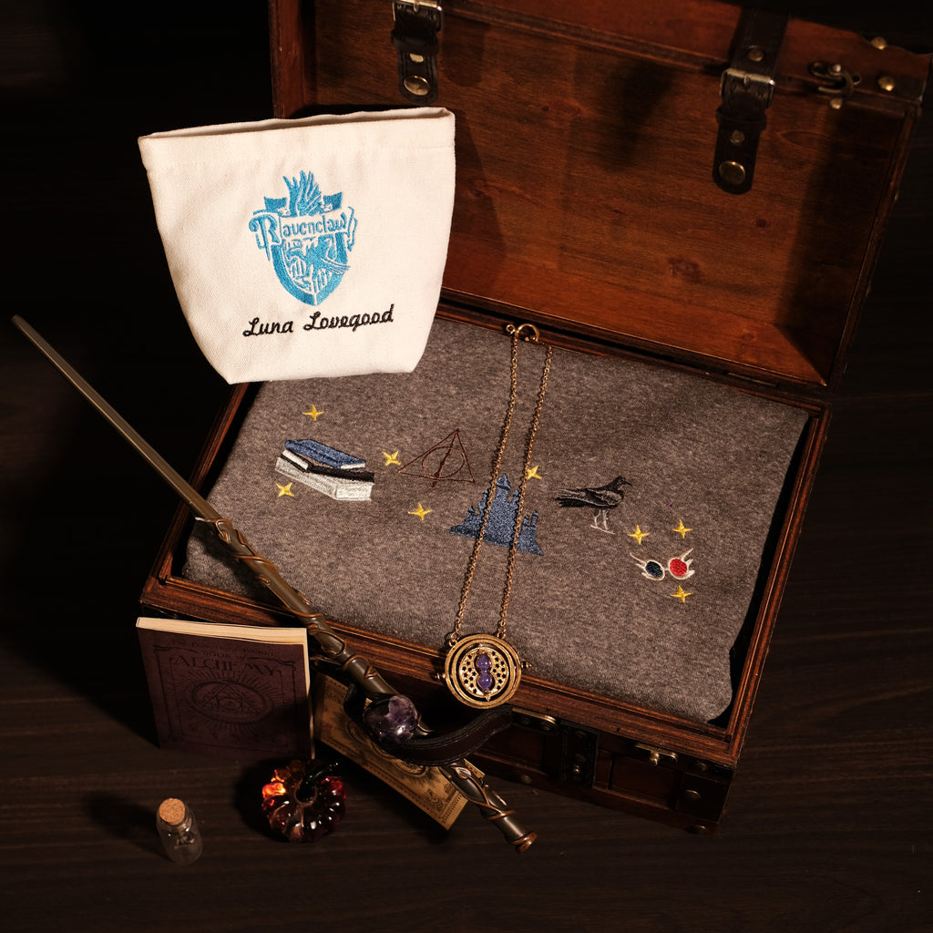 Magic Gift Set – Bird House 8 Pieces (Gray Sweater + Wand + Glass Pumpkin + Mini Bag + Spell Book)