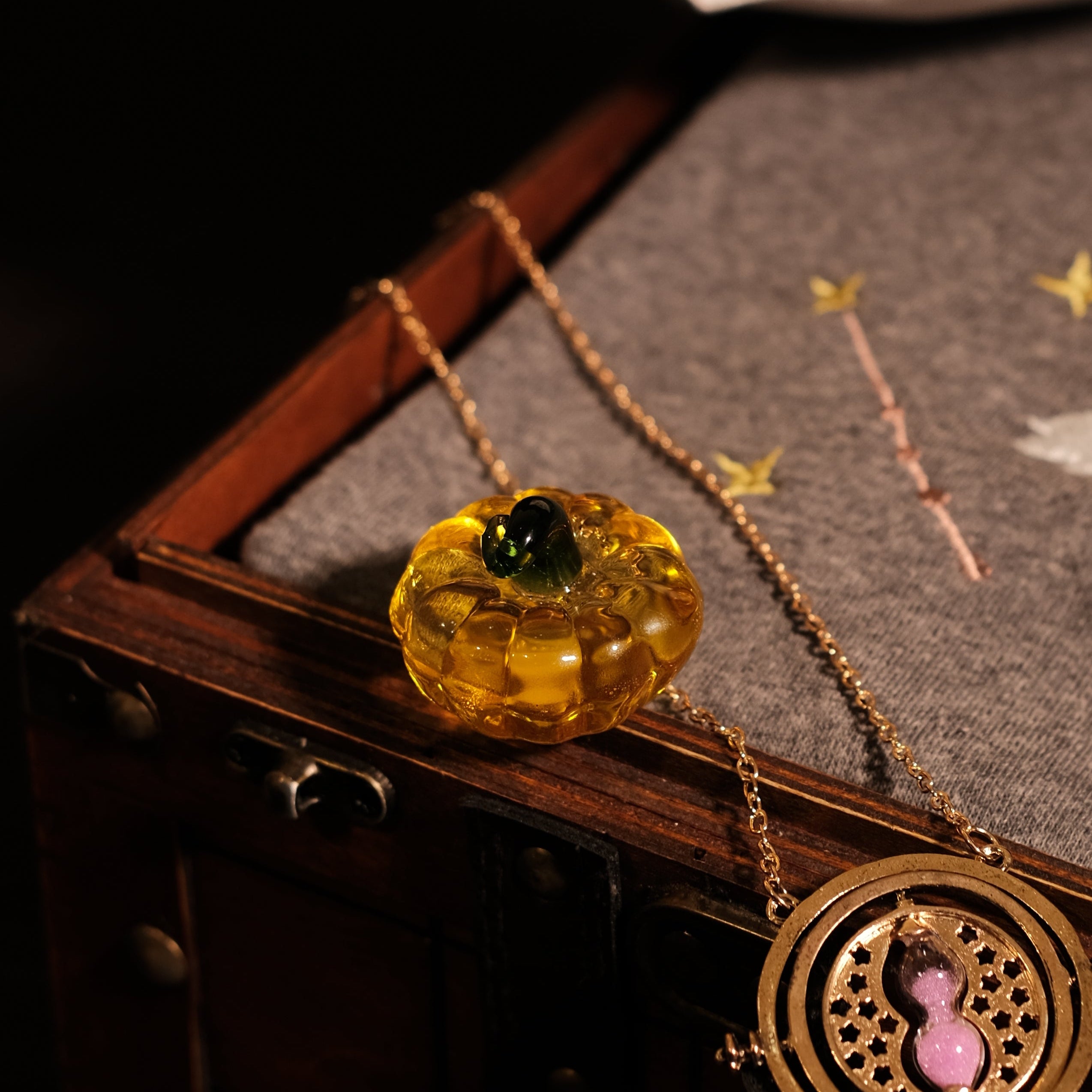 Magic Gift Set – Sweater Owl & MonsterBook 4 pieces (Gray Sweater + Pencil Bag + Magic Secret)