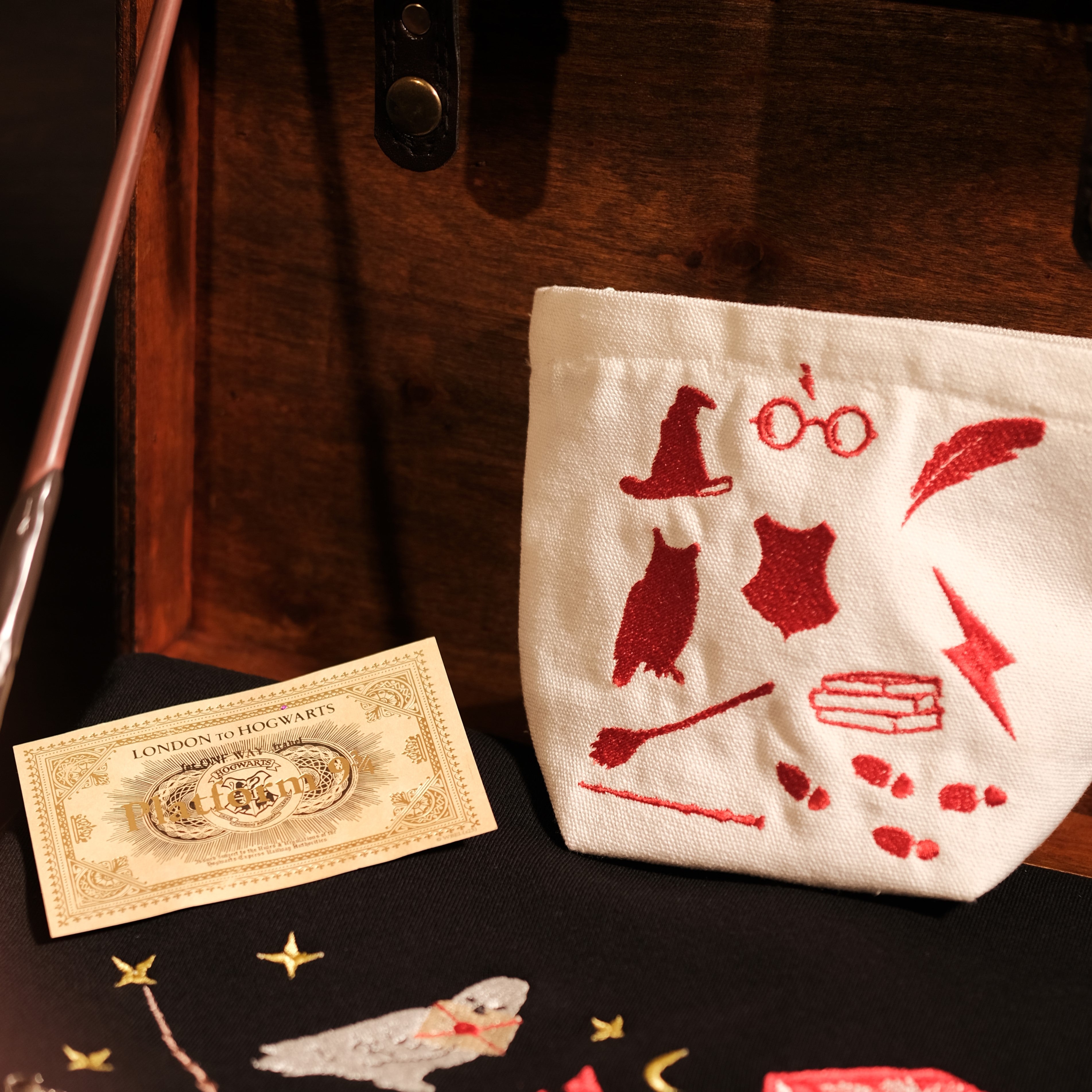 Magic Gift Set – Sweater Owl &amp; MonsterBook 10 pieces (Black Sweater + Wand + Glass Pumpkin + Magic Book + Mini Bag)