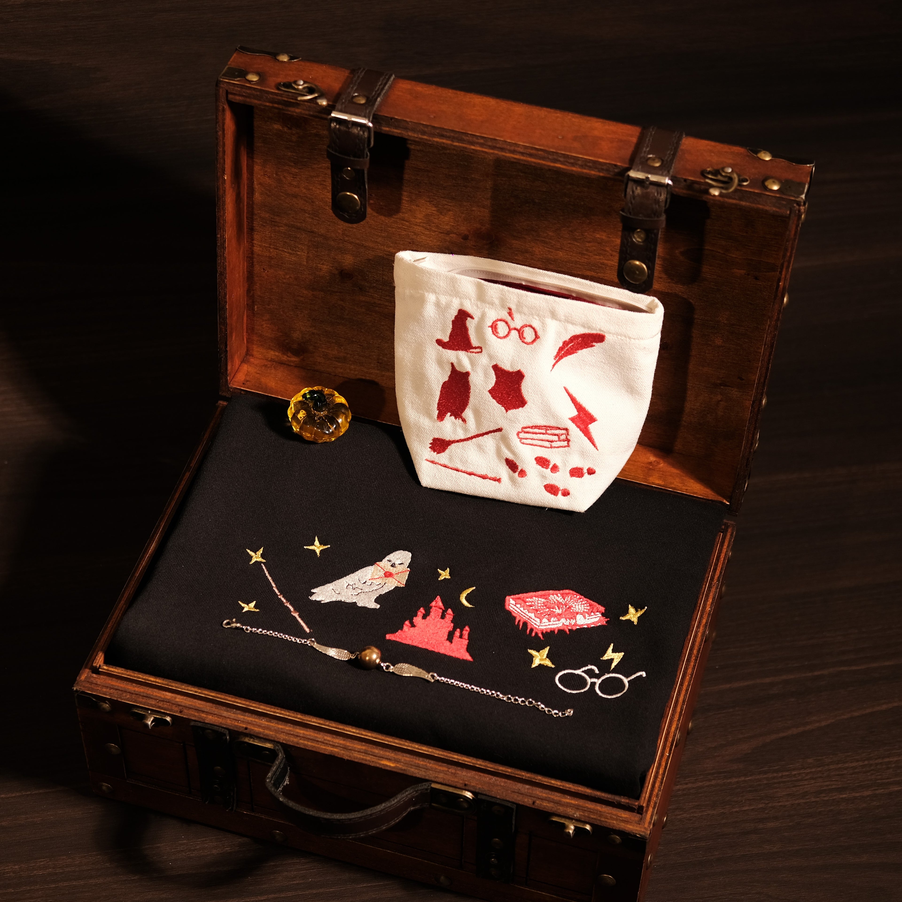 Magic Gift Set – Sweater Owl & MonsterBook 4 pieces (Black Sweater + Pencil Bag + Magic Pumpkin)