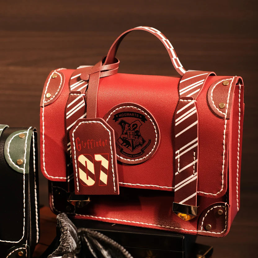 Magic Gift Set – Lion House Sweater 10 pieces (Gray Sweater + Wand + Glass Pumpkin + Mini Bag + Handbag)