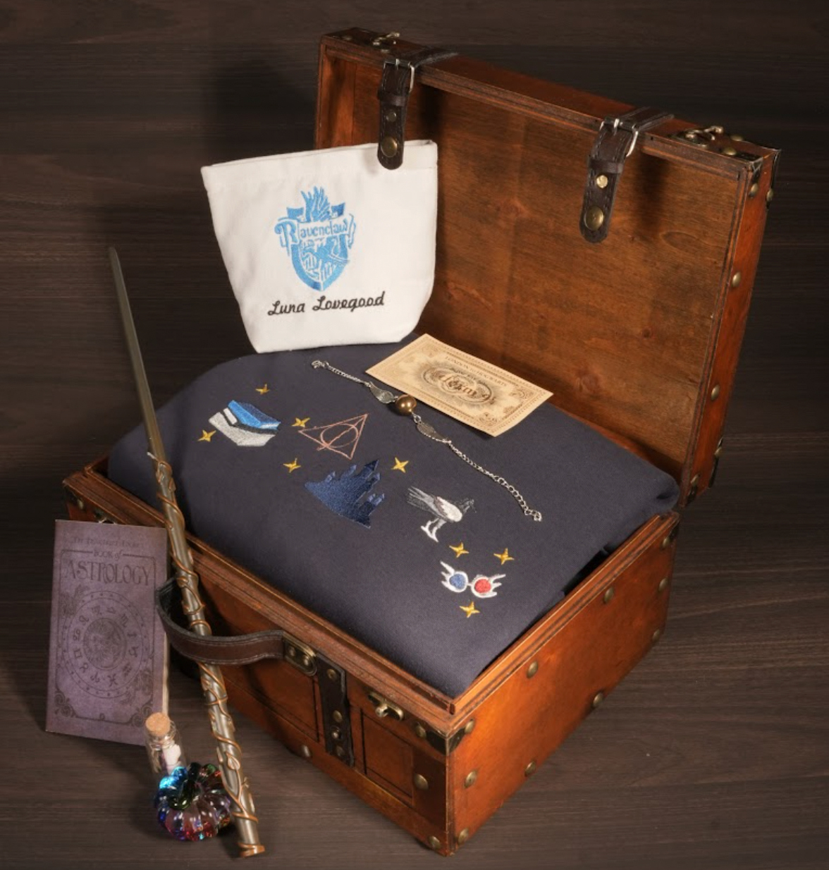 Magic Gift Set – Bird House 8 Pieces (Navy Hoodie + Wand + Glass Pumpkin + Mini Bag + Spell Book)