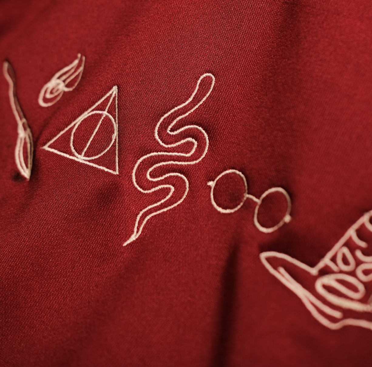 White Icon Birdhouse Sweater _SW_MG_Chillhood_W_IconBird 100% Cotton