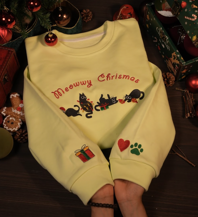 Áo Meowwy Christmas – Phiên bản Mèo Đen Giáng Sinh, tặng hình thêu cá nhân trên tay áo 🎄