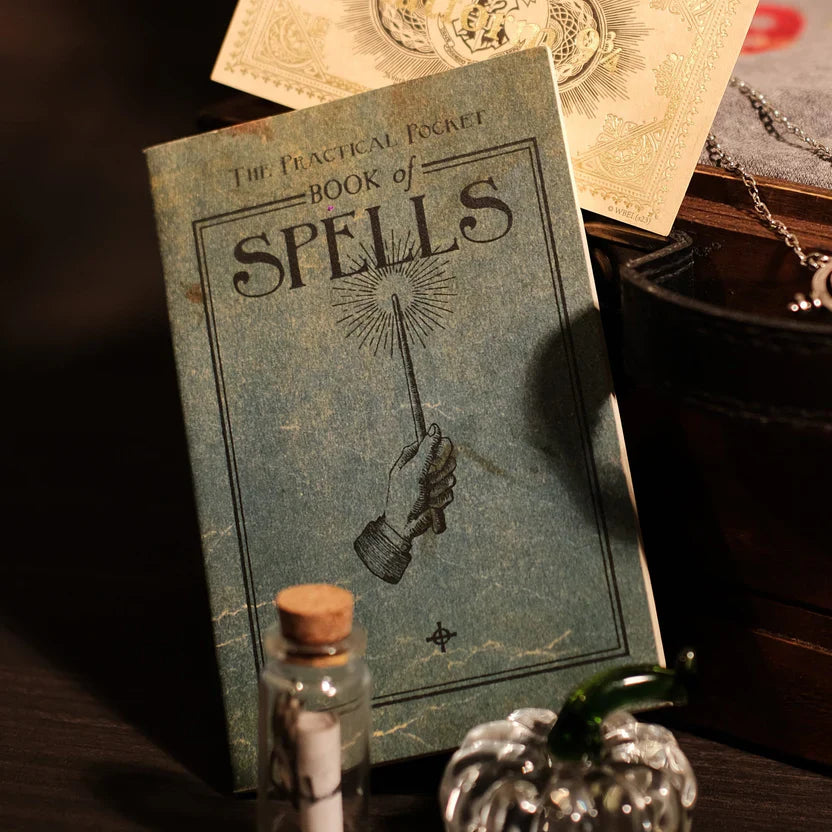 Magic Gift Set – Lion House 8 pieces (Gray sweater + Wand + Glass Pumpkin + Spell Book + Mini Bag)